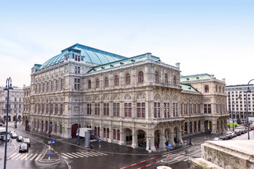 Fototapeta na wymiar Photo view on vienna opera state house, austria