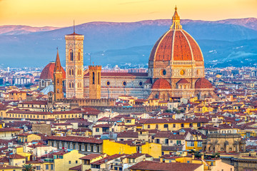 Fototapeta na wymiar Florence at sunrise, tuscany, Italy.