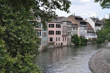 Fototapeta na wymiar Fiume Reno - Strasburgo