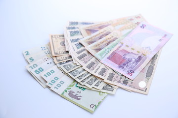 qatar,usa,japan and argentine money