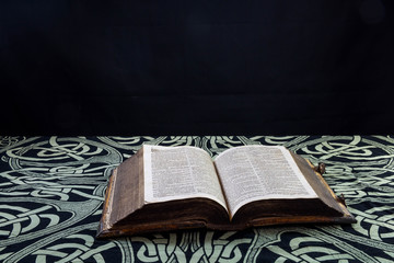 Obraz premium Uralte Bücher und Schriften