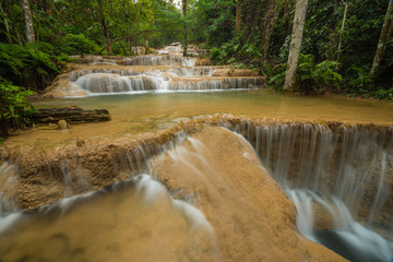 Obraz premium Gao Fu waterfall, the name was given after the name of the landlord and is located in Ngao district of Lampang province, Thailand