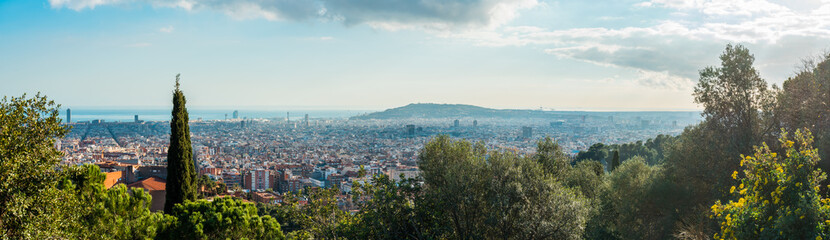 Fototapeta na wymiar panorama of park guell and barcelona city in the background