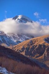 Kazbeg - Kaukaz - Gruzja w zimowej szacie. Caucassus mountains in Georgia.