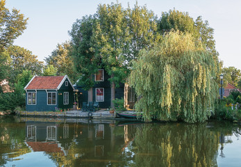 Fototapeta na wymiar The old fishing village Haaldersbroek.