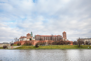 Obraz premium Fantastic night Krakow. The Royal Wawel Castle in Poland