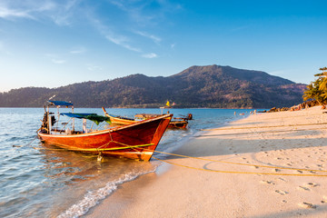 Fototapeta premium Beach on Ko Lipe island in Andaman sea, Thailand