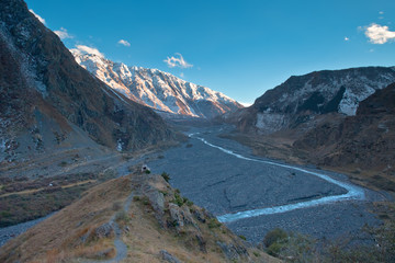 Kaukaz - Gruzja w jesiennej szacie. Caucassus autumnal mountains in Georgia. © rogozinski