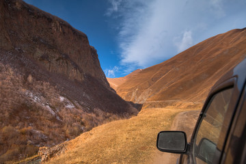 Dolina Truso - Gruzja piekną jesienią. Truso valley - A beautiful autumn in Georgia. © rogozinski
