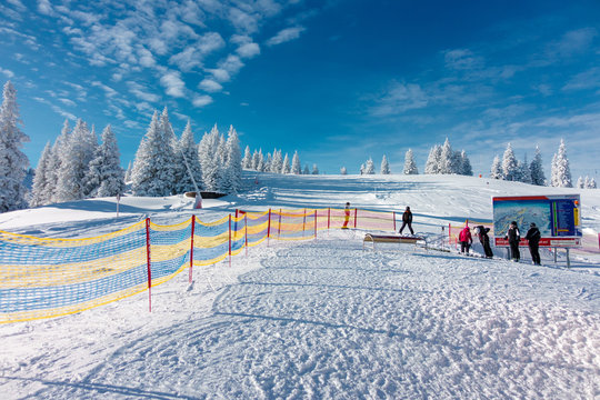 Traumhaftes Skiwetter, Winter mit strahlendem Sonnenschein