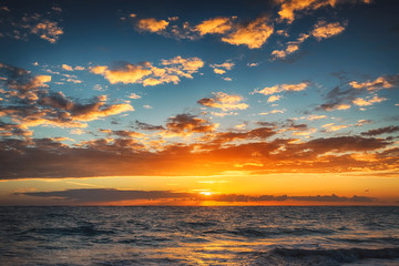 Obraz premium Sunrise over the beach