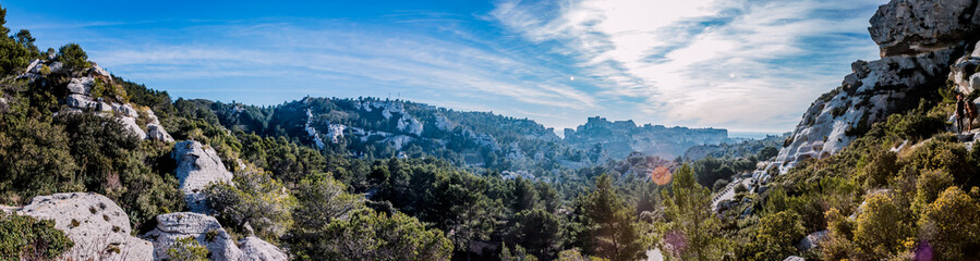 Fototapeta na wymiar Panorama sur le village et le château des Baux de provence