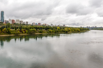 Obraz premium Edmonton from the River
