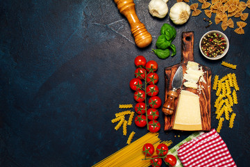 Obraz na płótnie Canvas Italian food or ingredients background with fresh vegetables, pa