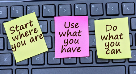 Motivational quote on notes