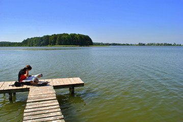 Fototapeta na wymiar Wakacje nad jeziorem