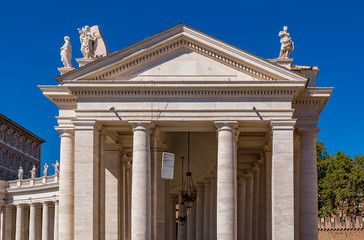 Fototapeta na wymiar Colonnades on Saint Peter's Square in Vatican Rome