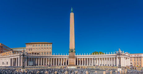Fototapeta na wymiar Saint Peter's Square in Vatican Rome