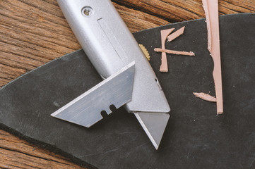 retractable utility knife