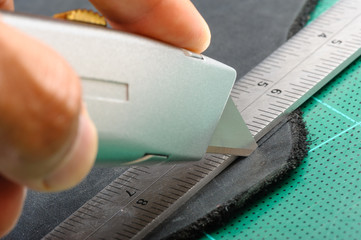 retractable utility knife
