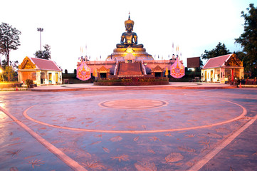 Large outdoor Phra Phuttha Maha Thammaracha Buddha.