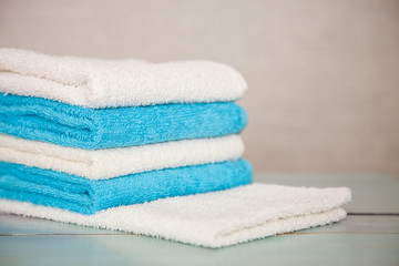 Fototapeta na wymiar Blue and white cotton towels