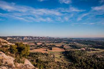 Fototapeta na wymiar Panorama sur les Alpilles du haut des Baux de Provence