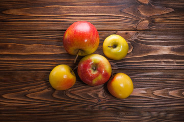 Apples on the table, яблоки на столе