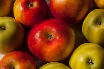 Fototapeta na wymiar Apples on a table