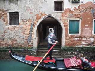 Fototapeta na wymiar venice, portal, gondola and gondolier