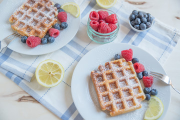 Waffeln mit Beeren 