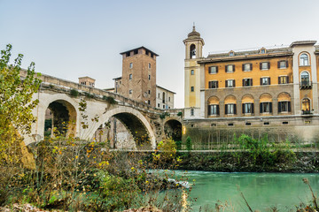Obraz premium Fabricio Bridge (Ponte Fabricio), Tiber Island. Rome, Italy.