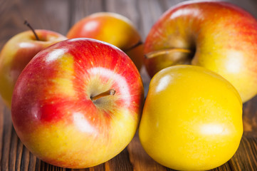 Apples on the table, яблоки на столе
