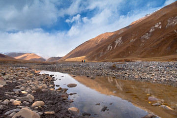 Dolina Truso - Gruzja piekną jesienią. Truso valley - A beautiful autumn in Georgia. © rogozinski