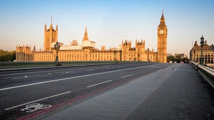 Westminster Bridge, Big Ben and the Houses of Parliament, London, England.