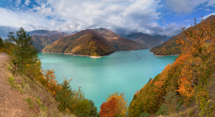 Obrazy na Plexi  Gruzja piekną jesienią. A beautifull autumn in Georgia.
