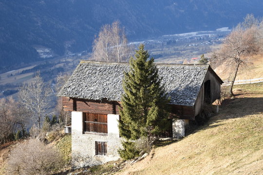 Lienz, Lienzer Dolomiten, Sonnenseite, Hang, Wiese, Bauernhof, Haus, Tradition