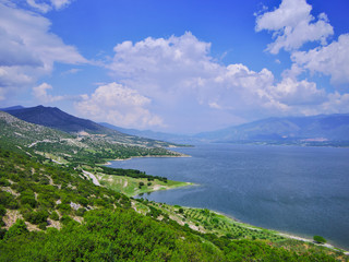 Fototapeta na wymiar Beautiful view over water reservoir lake in Kozani, Greece.