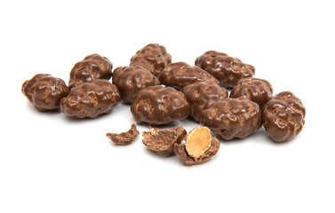 almonds in chocolate glaze