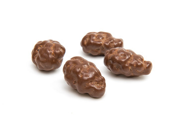 almonds in chocolate glaze