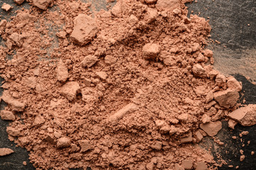 Powder cosmetic for coloring and face protection