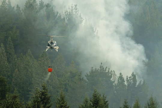 Helic&oacute;ptero hidrante en acci&oacute;n