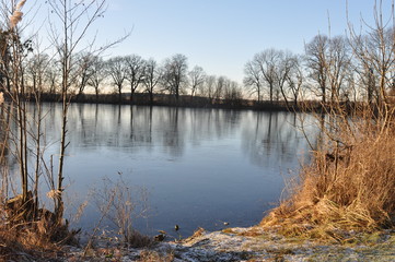 Eisiger Wintersee