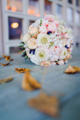 Obraz na płótnie Canvas Pretty handmade floral bouquet