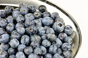 Heidelbeeren am Serviertablett