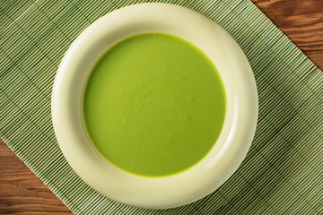 soup puree of green peas