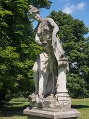 Statue dans le Parc de Bois-Préau - Rueil-Malmaison