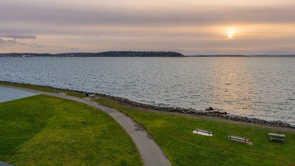 Obraz premium Amazing sunset. View from The Olympic Sculpture Park, in Seattle, Washington, USA.
