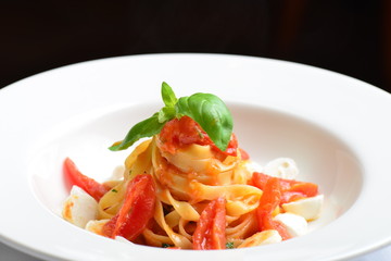 Whole Wheat Spaghetti with Tomato Sauce