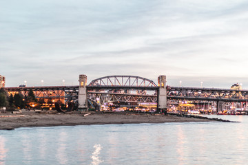 Obraz premium Granville Street Bridge at night in Vancouver BC, Canada